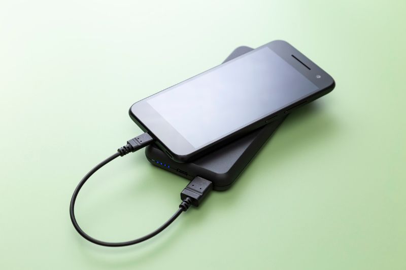 migliori-smartphone-economici-batteria-lunga-durata-2026