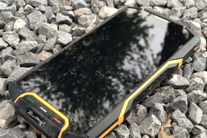 migliori-smartphone-rugged-indistruttibili-cantiere-2026